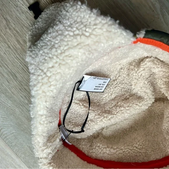 Moschino fur hat - Picture 5 of 6